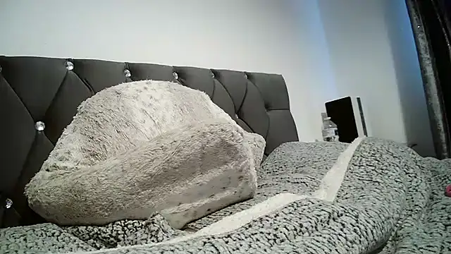 Snapshot of AaliyahLux chatting on 10/03/25, 09:28 AaliyahLux online show from 10/03/25, 09:28