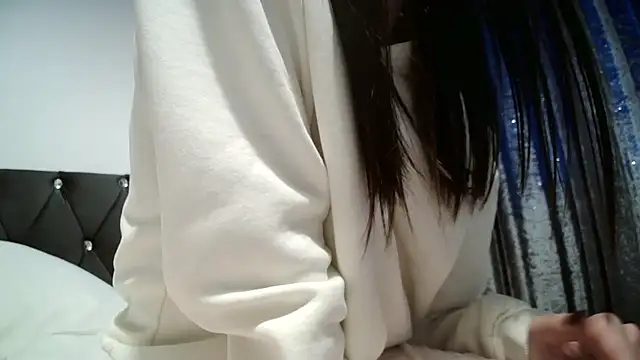 Snapshot of AaliyahLux chatting on 11/30/25, 02:21 AaliyahLux online show from 11/30/25, 02:21