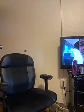 Snapshot of LacieStar chatting on 12/13/24, 02:05 LacieStar online show from 12/13/24, 02:05