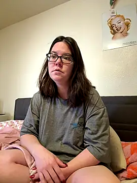 Snapshot of LacieStar chatting on 12/16/25, 03:17 LacieStar online show from 12/16/25, 03:17