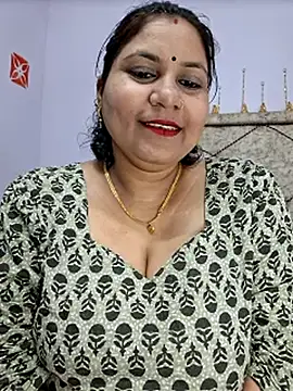 MOM-SUN-COUPLE online show from 02/22/25, 05:13