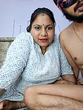 MOM-SUN-COUPLE online show from 03/14/25, 04:40