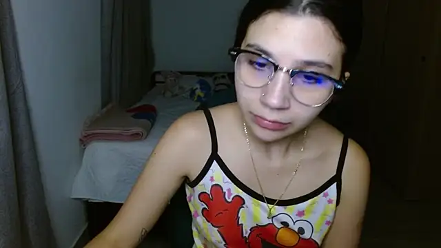 Snapshot of mia__lopez_ chatting on 11/06/25, 02:12 mia lopez online show from 11/06/25, 02:12