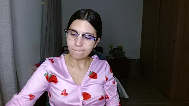 Snapshot of mia__lopez_ chatting on 11/27/25, 01:18 mia lopez online show from 11/27/25, 01:18