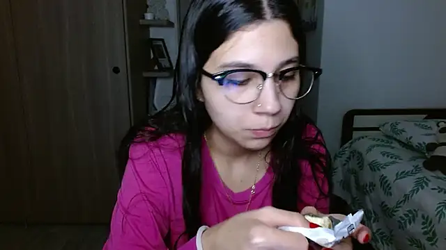 Snapshot of mia__lopez_ chatting on 12/03/25, 12:51 mia lopez online show from 12/03/25, 12:51
