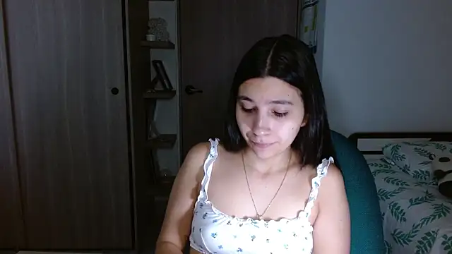 Snapshot of mia__lopez_ chatting on 12/15/25, 11:20 mia lopez online show from 12/15/25, 11:20