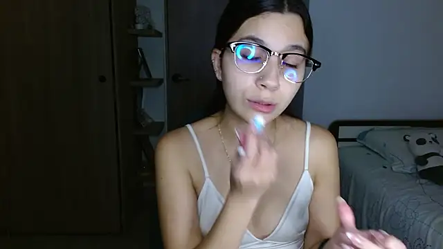 Snapshot of mia__lopez_ chatting on 03/14/26, 01:44 mia lopez online show from 03/14/26, 01:44