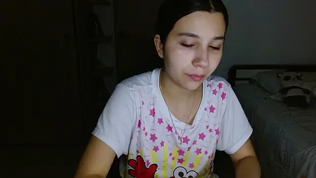 Snapshot of mia__lopez_ chatting on 03/19/26, 03:43 mia lopez online show from 03/19/26, 03:43