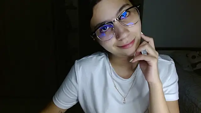Snapshot of mia__lopez_ chatting on 03/21/26, 03:11 mia lopez online show from 03/21/26, 03:11