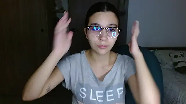 Snapshot of mia__lopez_ chatting on 03/25/26, 03:45 mia lopez online show from 03/25/26, 03:45