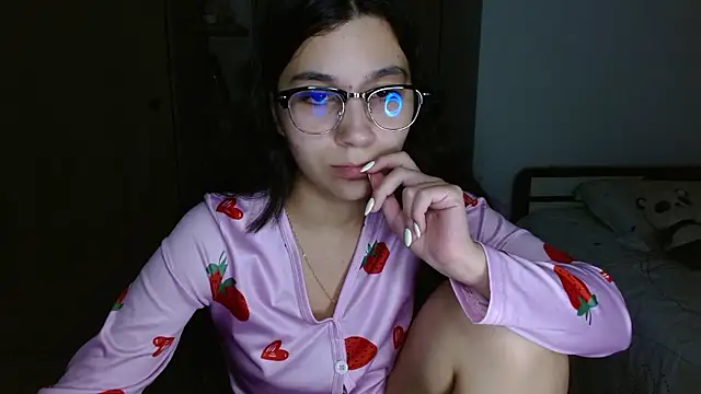 Snapshot of mia__lopez_ chatting on 03/26/26, 01:33 mia lopez online show from 03/26/26, 01:33