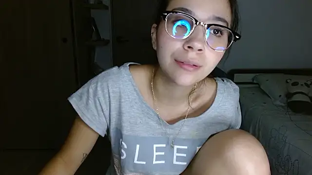 Snapshot of mia__lopez_ chatting on 03/27/26, 01:33 mia lopez online show from 03/27/26, 01:33