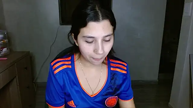 mia  lopez  online show from 06/18/26, 04:35
