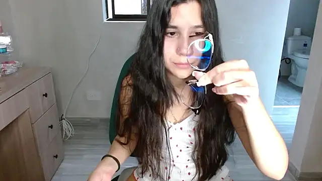 mia  lopez  online show from 07/15/26, 10:26