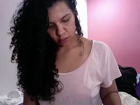 Snapshot of gatubelahot chatting on 01/15/25, 04:25 gatubelahot online show from 01/15/25, 04:25