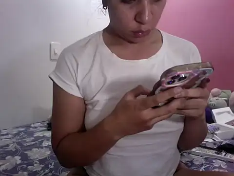 Snapshot of gatubelahot chatting on 02/22/25, 02:06 gatubelahot online show from 02/22/25, 02:06