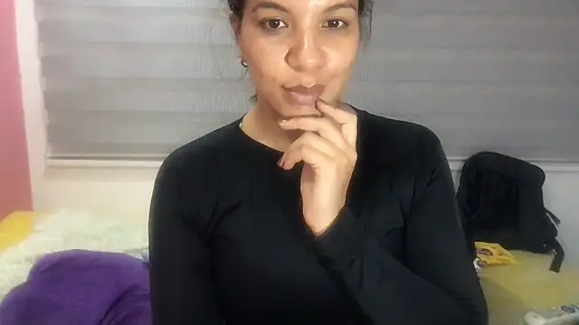 Snapshot of gatubelahot chatting on 09/15/25, 11:38 gatubelahot online show from 09/15/25, 11:38