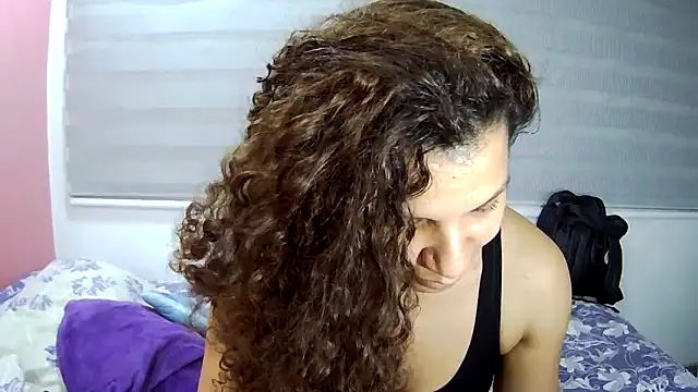 gatubelahot online show from 10/18/25, 04:15