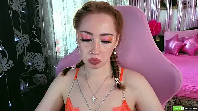 TinaBrook online show from 06/17/26, 05:43