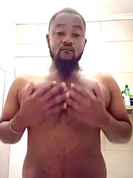 Snapshot of douksm chatting on 02/03/25, 03:31 douksm online show from 02/03/25, 03:31