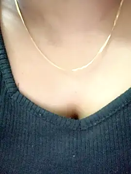 Snapshot of Lakhsmii chatting on 01/10/25, 05:47 Lakhsmii online show from 01/10/25, 05:47