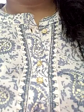 Snapshot of Lakhsmii chatting on 03/10/25, 02:17 Lakhsmii online show from 03/10/25, 02:17