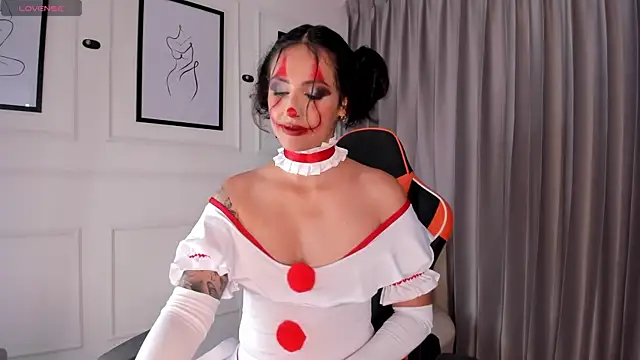 valeriia25  online show from 10/30/25, 09:15