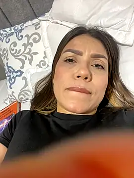 martina contreras online show from 10/26/25, 05:13