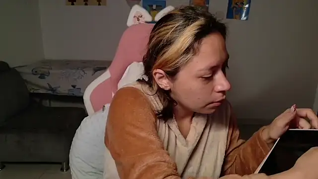 MommyMiaWs online show from 05/26/26, 01:18