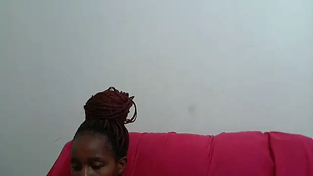 Snapshot of sluttylaura21 chatting on 02/19/25, 02:01 sluttylaura21 online show from 02/19/25, 02:01