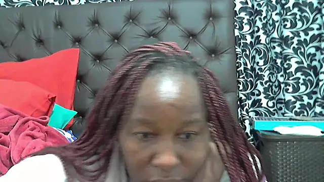 Snapshot of sluttylaura21 chatting on 03/05/25, 04:45 sluttylaura21 online show from 03/05/25, 04:45