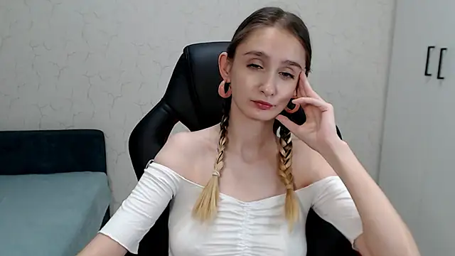 Jackie Morgan online show from 12/22/24, 04:06