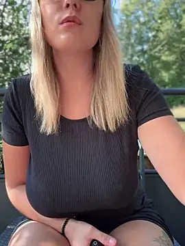 Leanymphoo online show from 09/27/25, 09:36