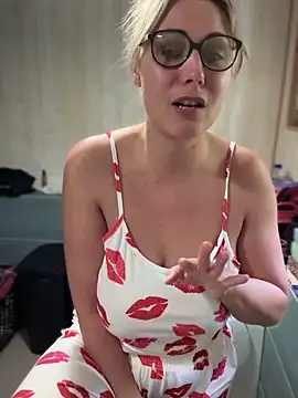 Leanymphoo online show from 10/03/25, 08:33