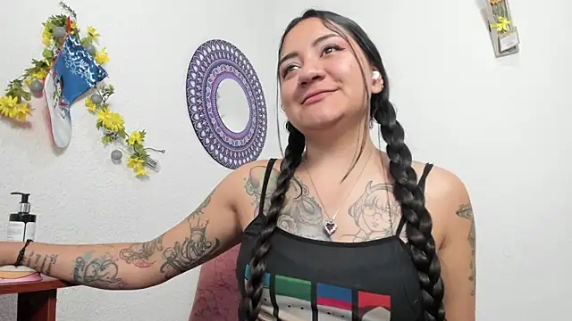 Hanna moore1 online show from 12/16/24, 07:21