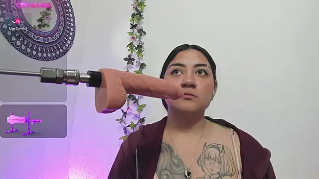 Hanna moore1 online show from 02/03/25, 10:00