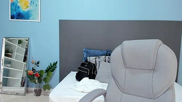 Snapshot of kylie_reyes chatting on 11/07/25, 06:19 kylie reyes online show from 11/07/25, 06:19