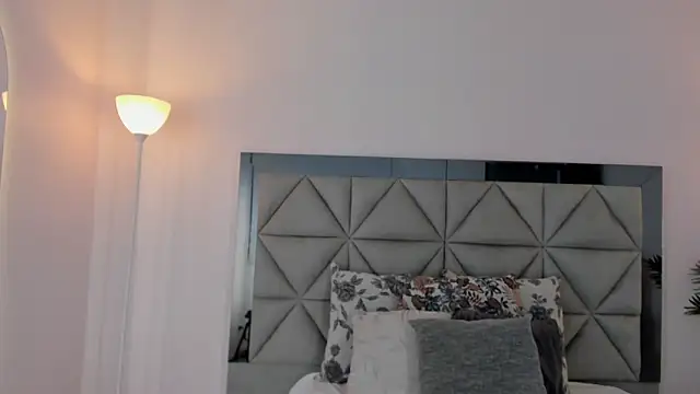 Snapshot of kylie_reyes chatting on 11/10/25, 08:41 kylie reyes online show from 11/10/25, 08:41