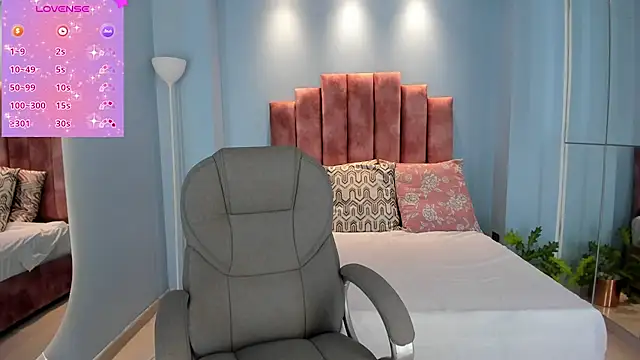 Snapshot of kylie_reyes chatting on 11/18/25, 07:40 kylie reyes online show from 11/18/25, 07:40