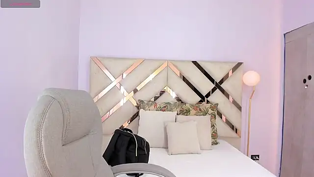 Snapshot of kylie_reyes chatting on 12/03/25, 07:12 kylie reyes online show from 12/03/25, 07:12