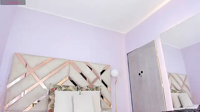 Snapshot of kylie_reyes chatting on 12/05/25, 07:43 kylie reyes online show from 12/05/25, 07:43