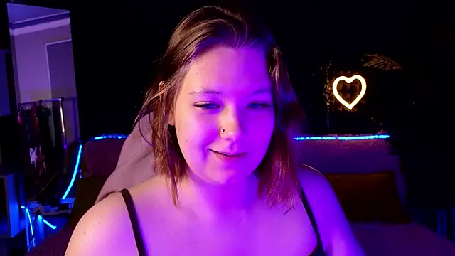 Snapshot of DjennaPalme chatting on 09/29/25, 01:44 DjennaPalme online show from 09/29/25, 01:44