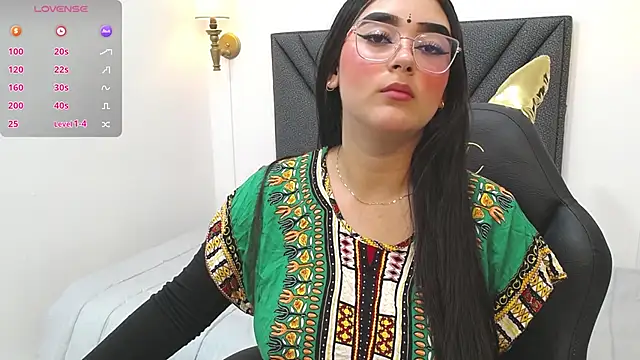 analishalimar online show from 02/12/25, 03:05