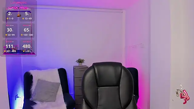 emilly smith 1 online show from 10/17/25, 03:42