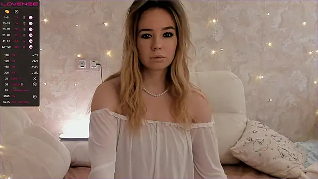 EvaSileZ online show from 10/18/25, 10:05