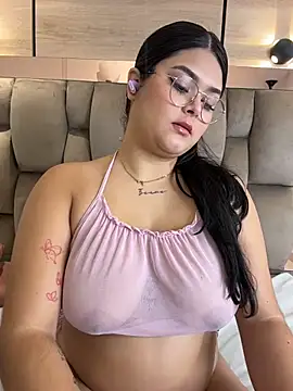 im mou  online show from 12/15/25, 01:04