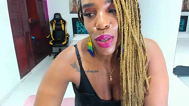 Snapshot of TAYLORR778 chatting on 01/16/25, 08:25 TAYLORR778 online show from 01/16/25, 08:25