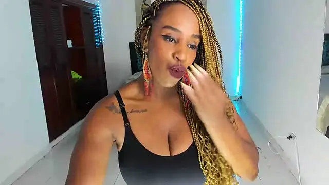 Snapshot of TAYLORR778 chatting on 03/01/25, 06:43 TAYLORR778 online show from 03/01/25, 06:43