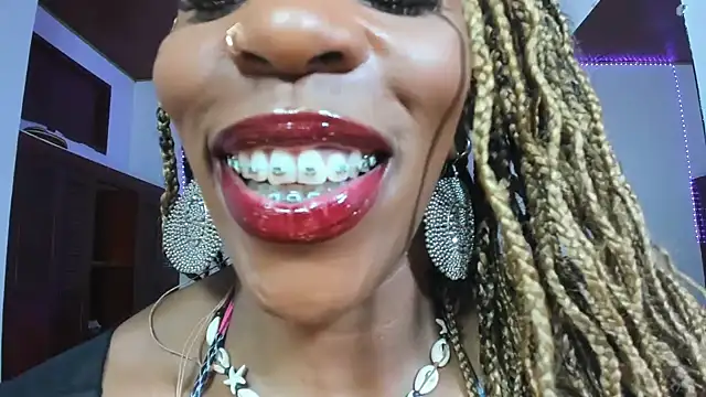 Snapshot of TAYLORR778 chatting on 10/04/25, 04:27 TAYLORR778 online show from 10/04/25, 04:27