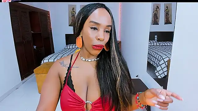 Snapshot of TAYLORR778 chatting on 10/21/25, 01:01 TAYLORR778 online show from 10/21/25, 01:01